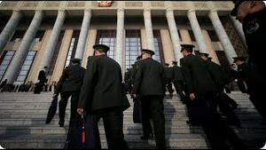 突发一事！温家宝特别现身，习近平拒不出席。四中全会种种异常：某上将惊奇复出，习军中大秘实锤出事。习破例拒发贺电给日本新任首相。美国航母猛然出动，目标？