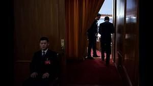 政治局会议召开，暗指习近平即将下台？何卫东仍失踪！爆出关键两句话：推动领导干部能上能下！加强对一把手的监督。突传胡耀邦之子去世