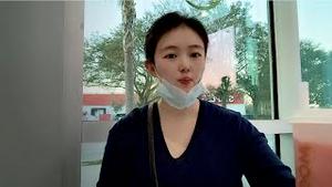 【猫神减肥啦】今天被人鄙视了，猫神好桑心，左手铜锣烧、右手草莓脏脏茶，发誓开始减肥了，我要三个月瘦成一道闪电，亮瞎你的双眼！朋友们鼓励猫神吧！