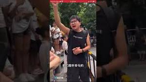 这个幼稚的江油青年被黑警秒打脸！