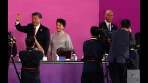 突发，蔡奇情妇被抓！事涉彭丽媛？文艺界震动。政治局秘密开会三天，密商对付美国。川普对习近平发最后通牒：若不投降，再加关税50%！