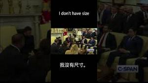 美国记者问泽连斯基“为什么不穿西装”。