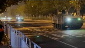 北京戒严，全国网民呼喊军队哗变！整了张才发现，习在军中毫无威信！只三人密谋搞事，未经政治局，习失去合法性！军队沉默，党内也沉默。美方表态：密切注视中共高层政变